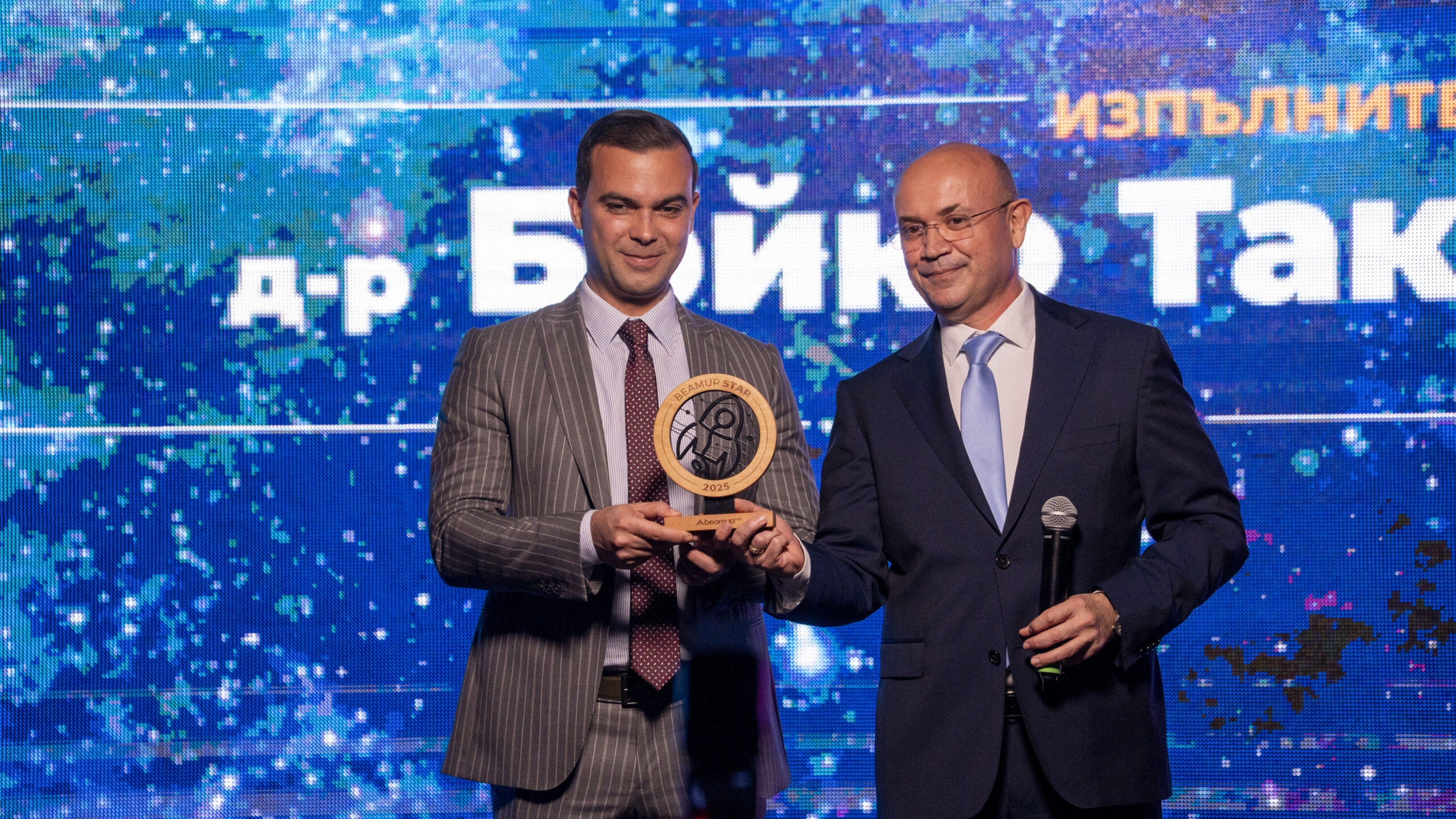 МИР